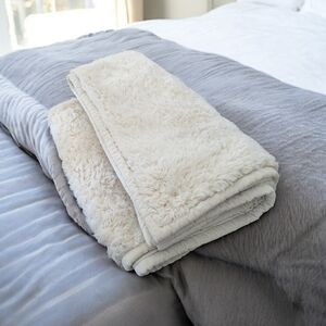 Pottery Barn Faux Fur & Velvet Reversible Throw Blanket